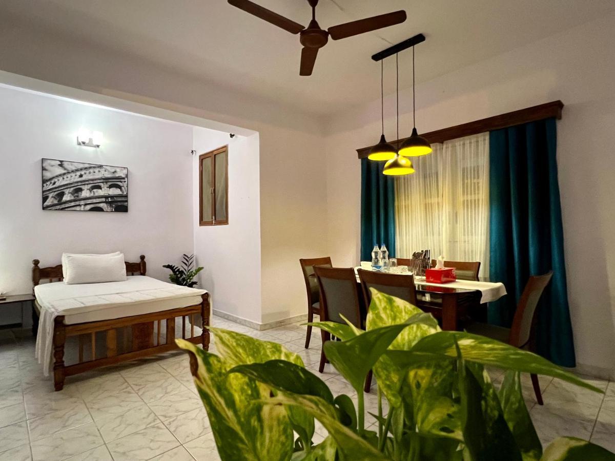 Villa By The Beach Goa Бенаулім Екстер'єр фото